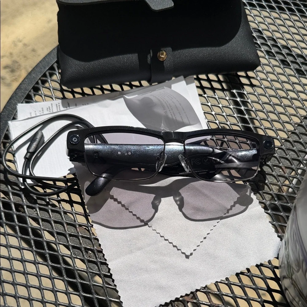 Smart Glasses Model L802 - Black